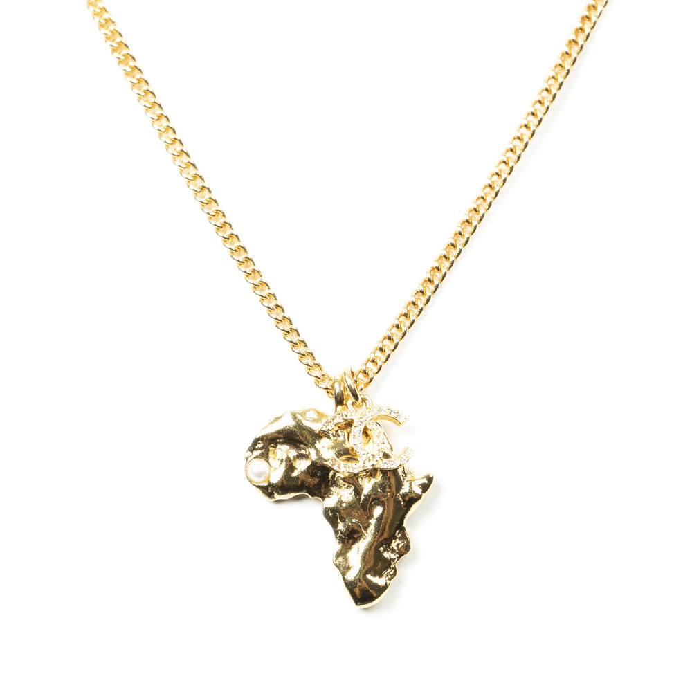 Chanel CC Faux Pearl African Map Pendant Necklace - Picture 2 of 3
